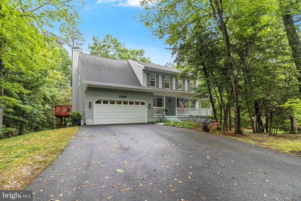 23098 Sweetbay Ln