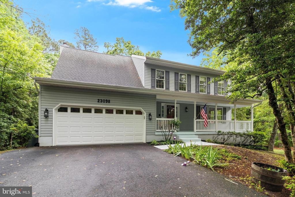 23098 Sweetbay Ln