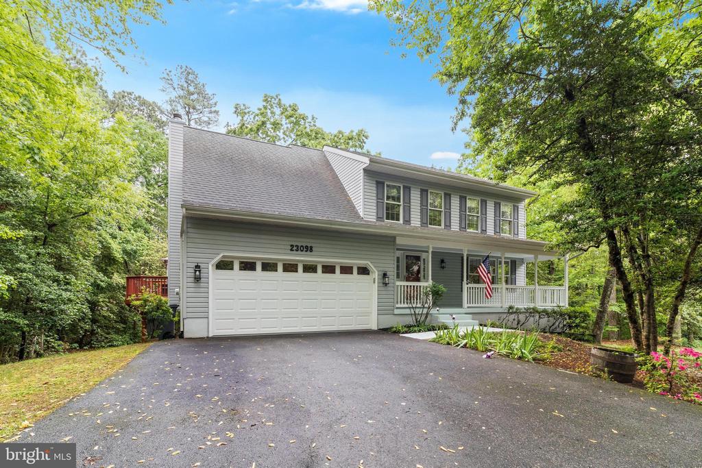 23098 Sweetbay Ln