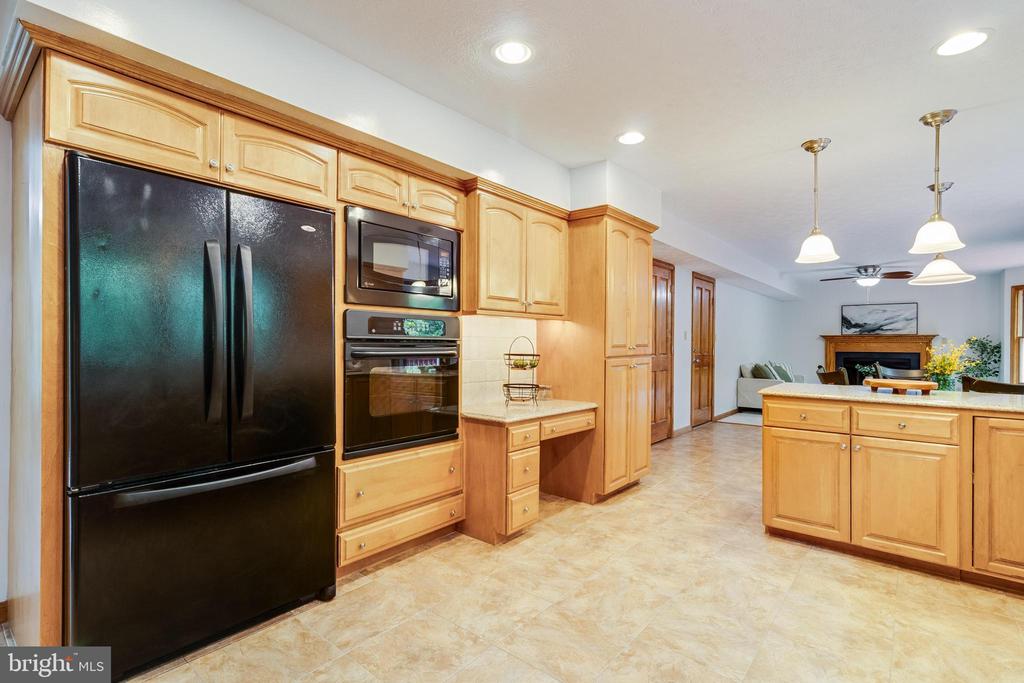 23098 Sweetbay Ln