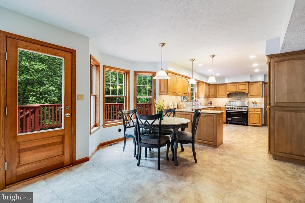 23098 Sweetbay Ln