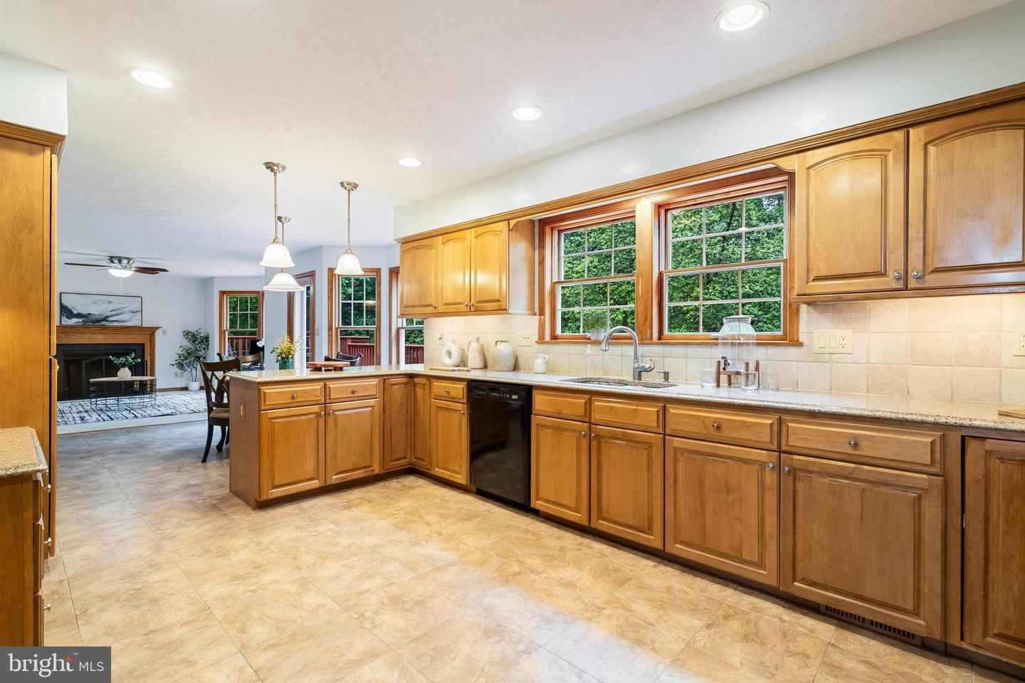23098 Sweetbay Ln