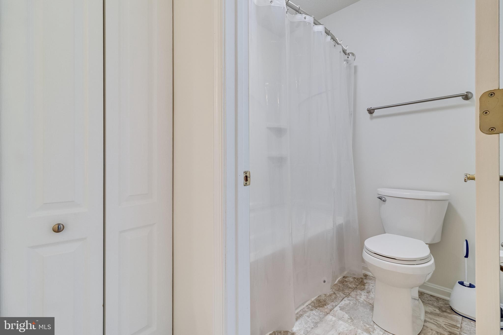 48237 Picketts Harbor Ct