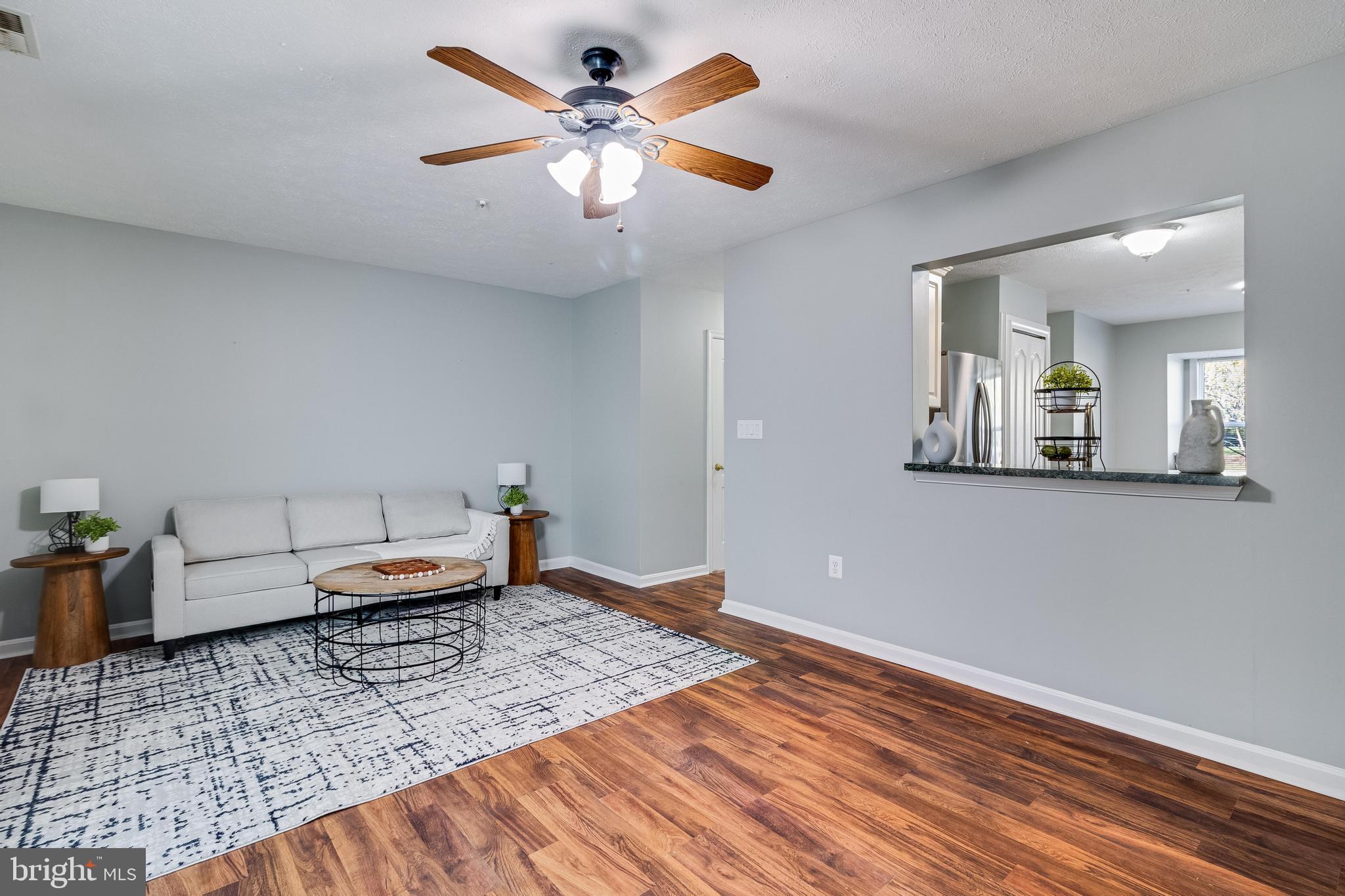 48237 Picketts Harbor Ct