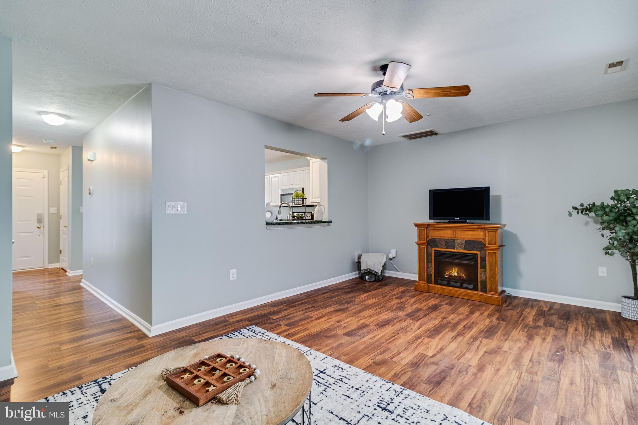 48237 Picketts Harbor Ct