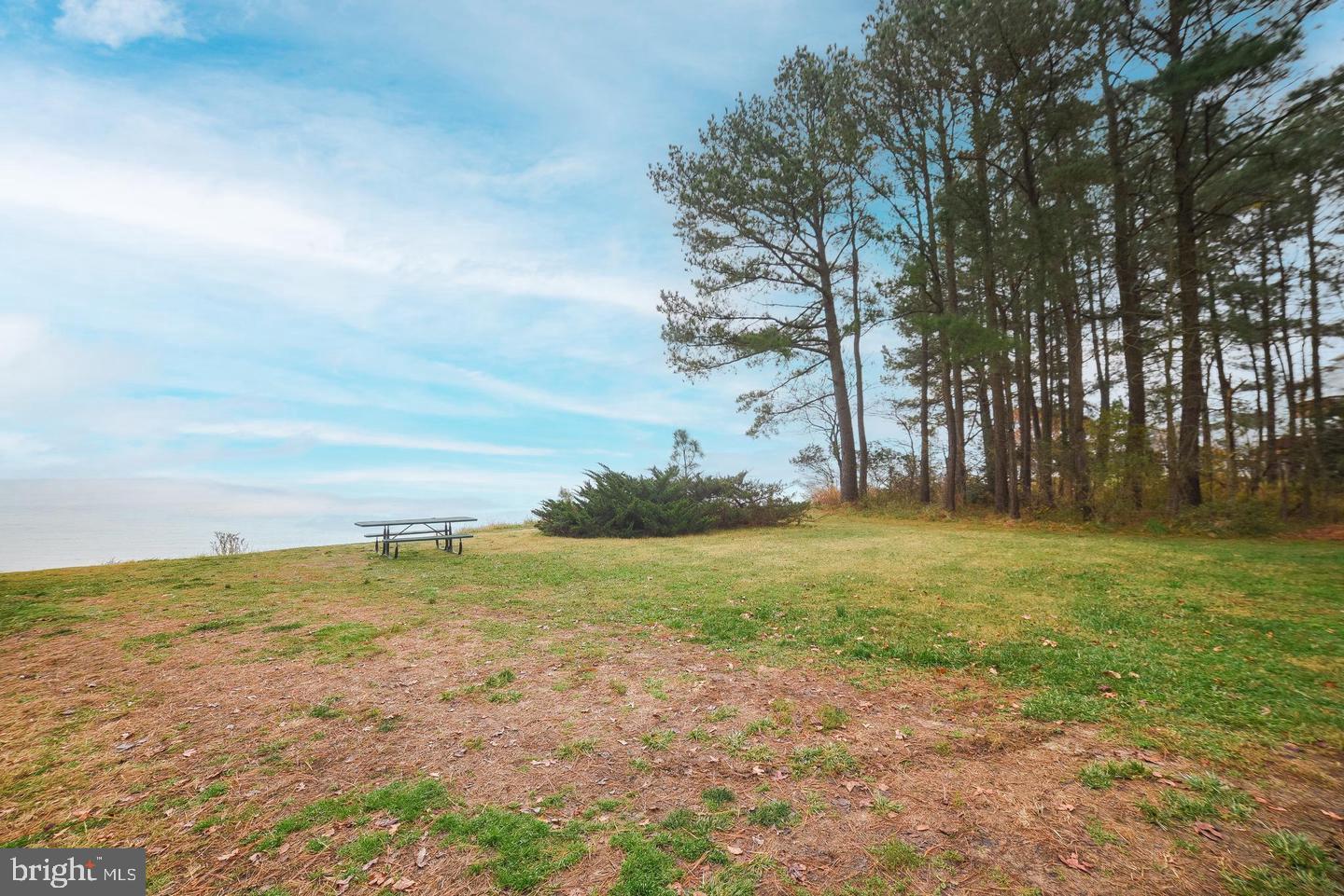 48237 Picketts Harbor Ct