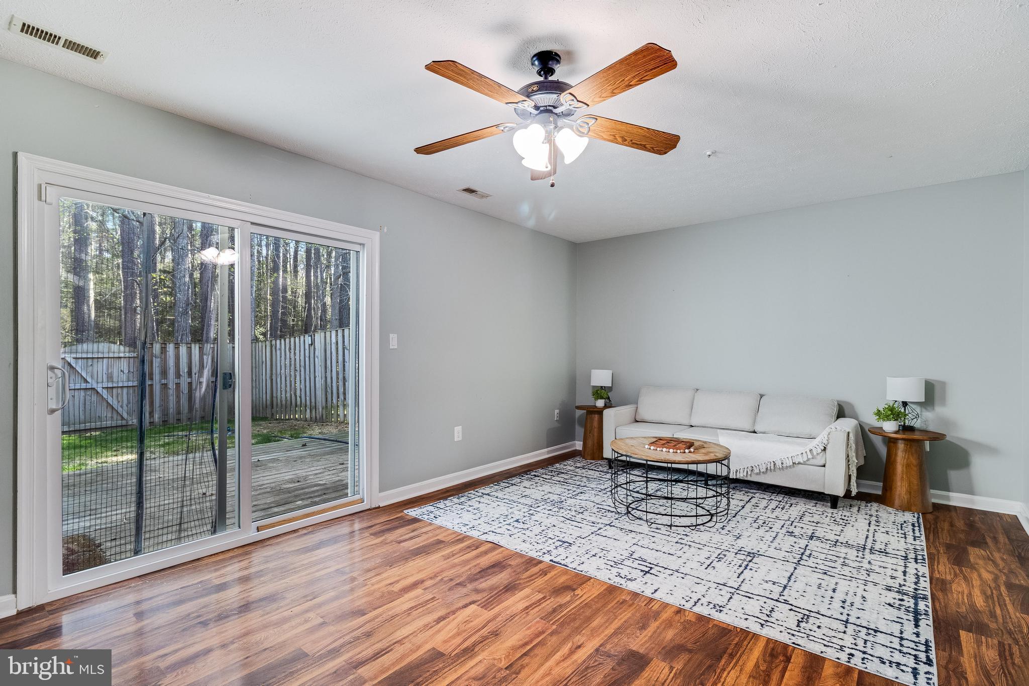 48237 Picketts Harbor Ct