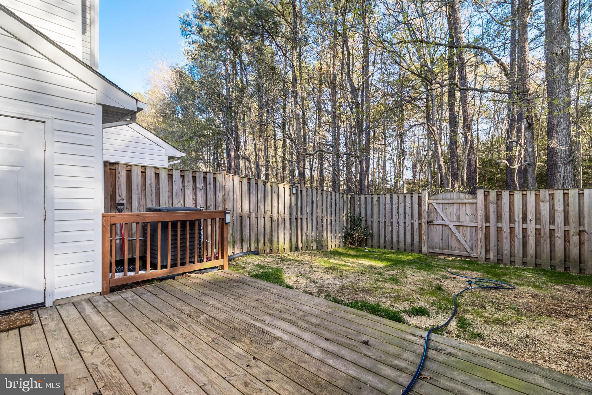 48237 Picketts Harbor Ct