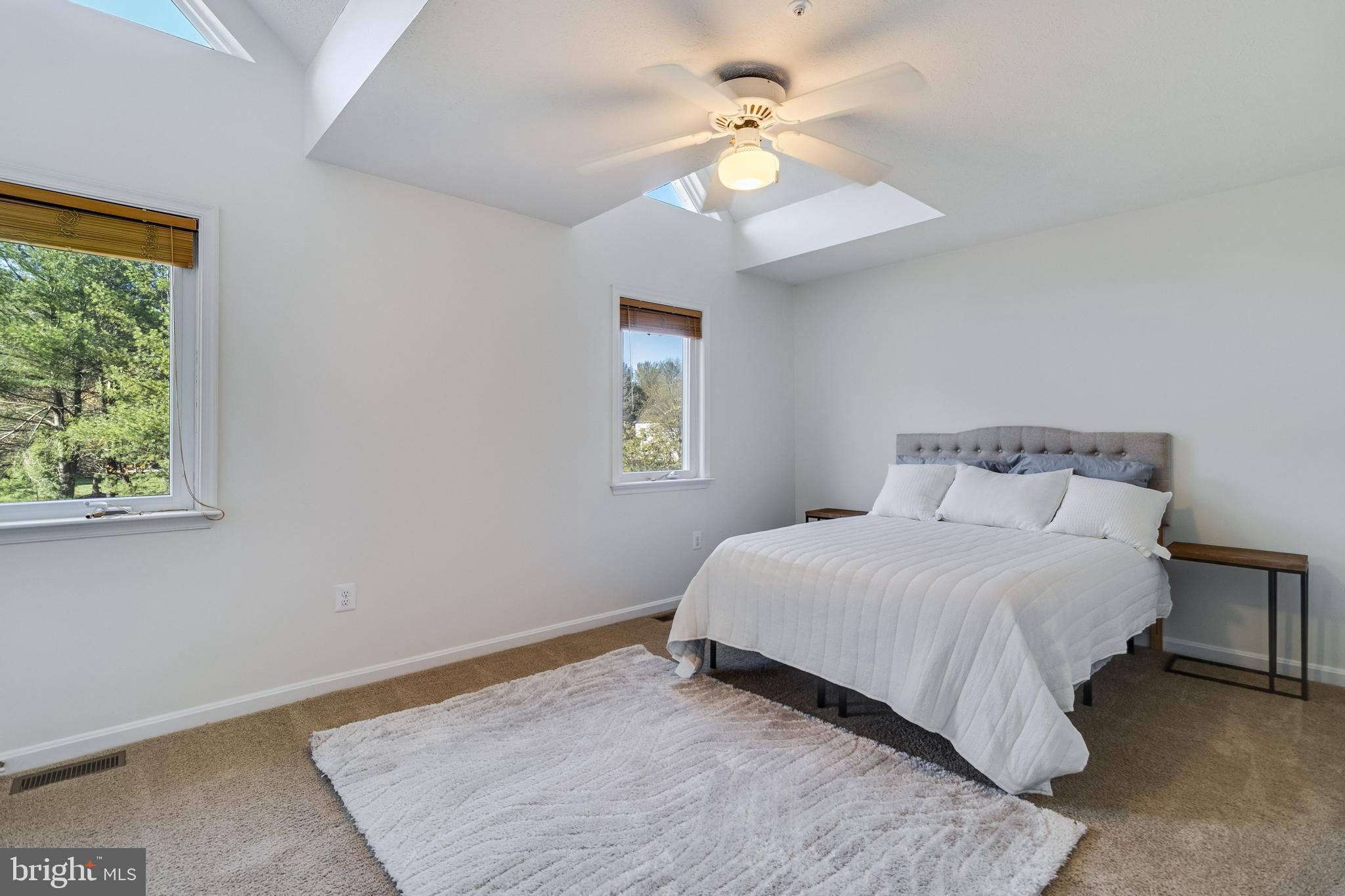 48237 Picketts Harbor Ct