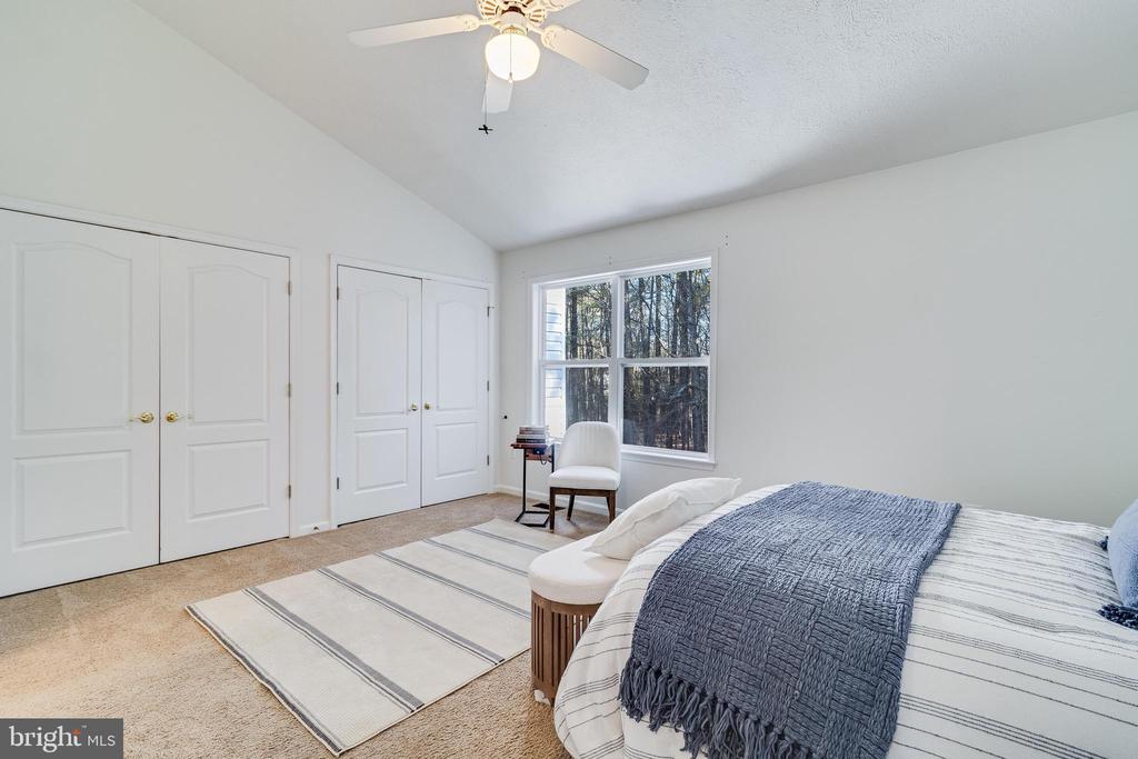 48237 Picketts Harbor Ct