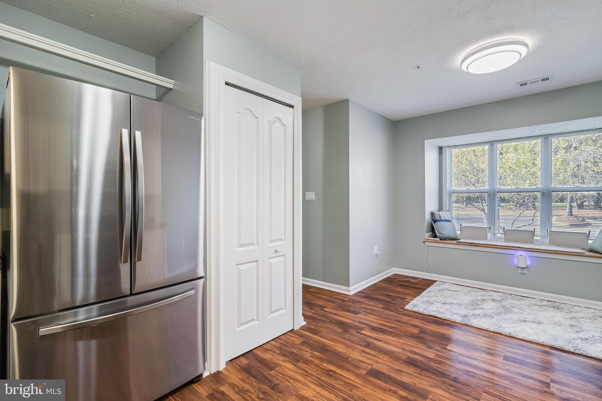48237 Picketts Harbor Ct