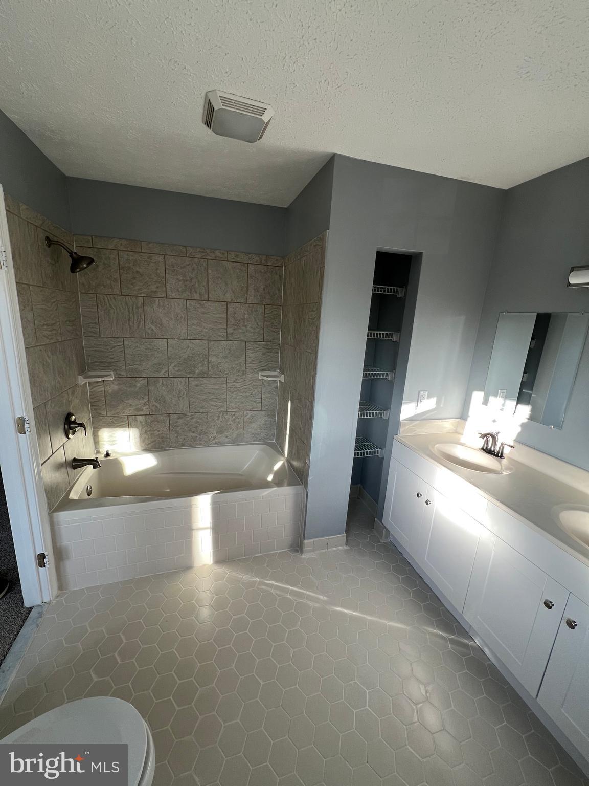 22131 SAINT JOSEPHS CIR