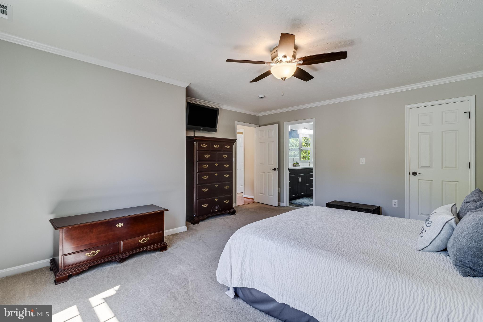 23171 Heatherwood Ln