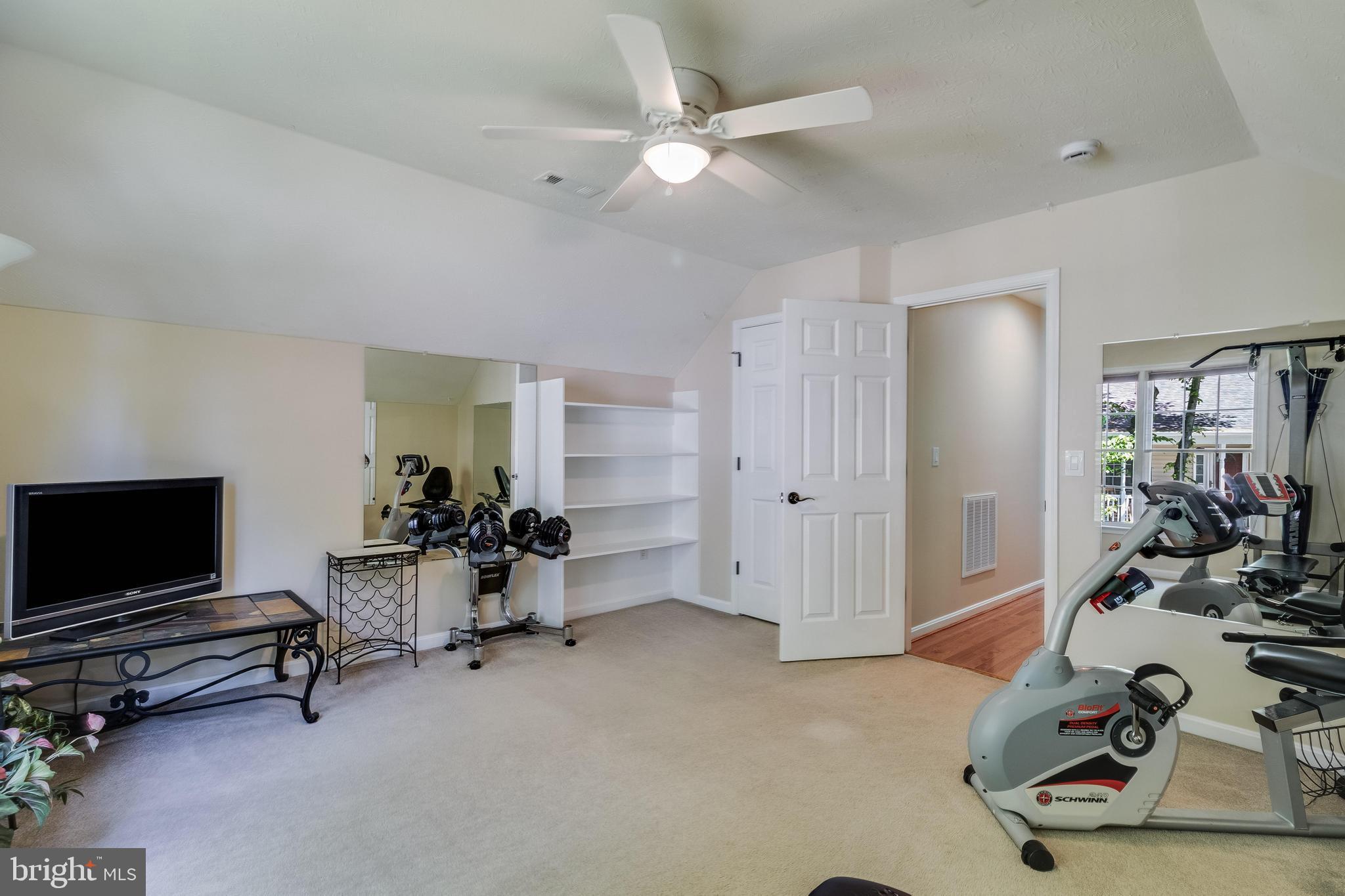 23171 Heatherwood Ln