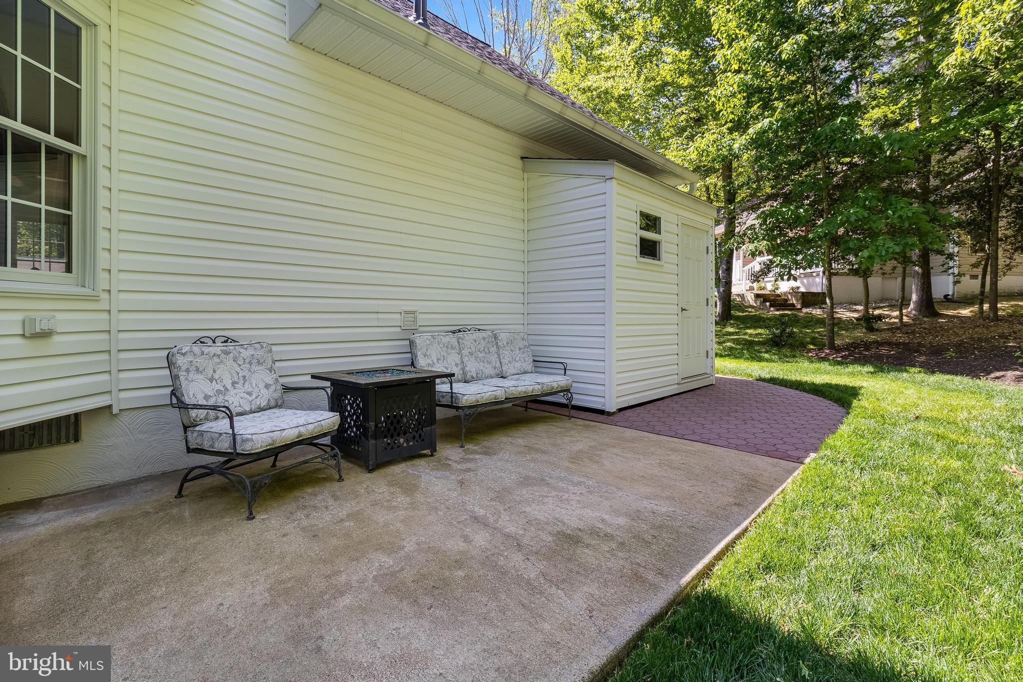 23171 Heatherwood Ln