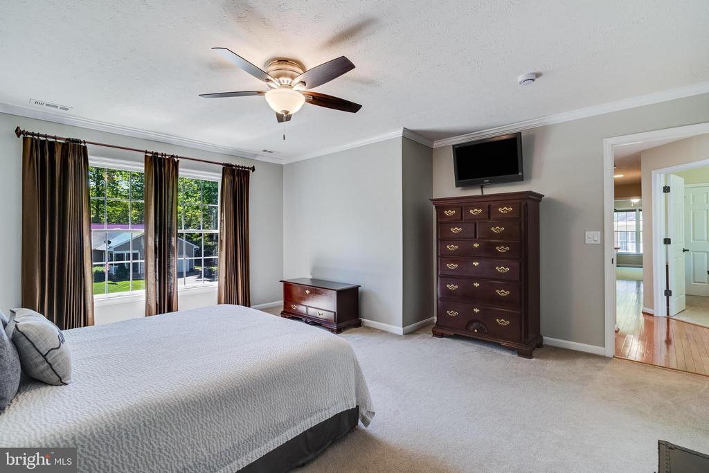 23171 Heatherwood Ln