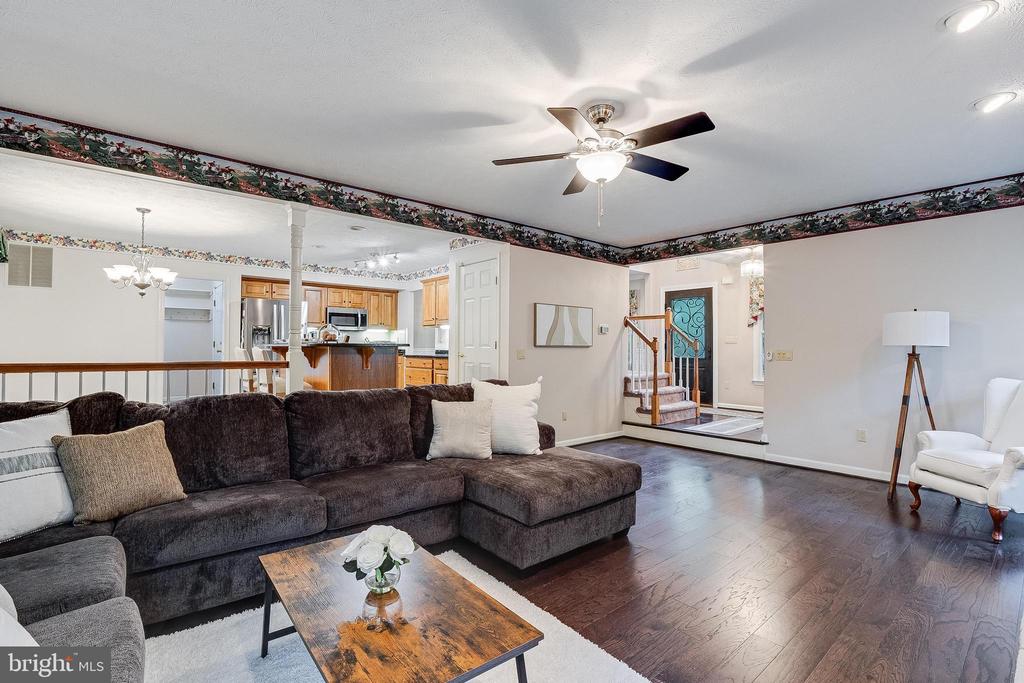 23058 Twinberry Ln