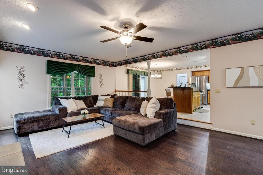 23058 Twinberry Ln