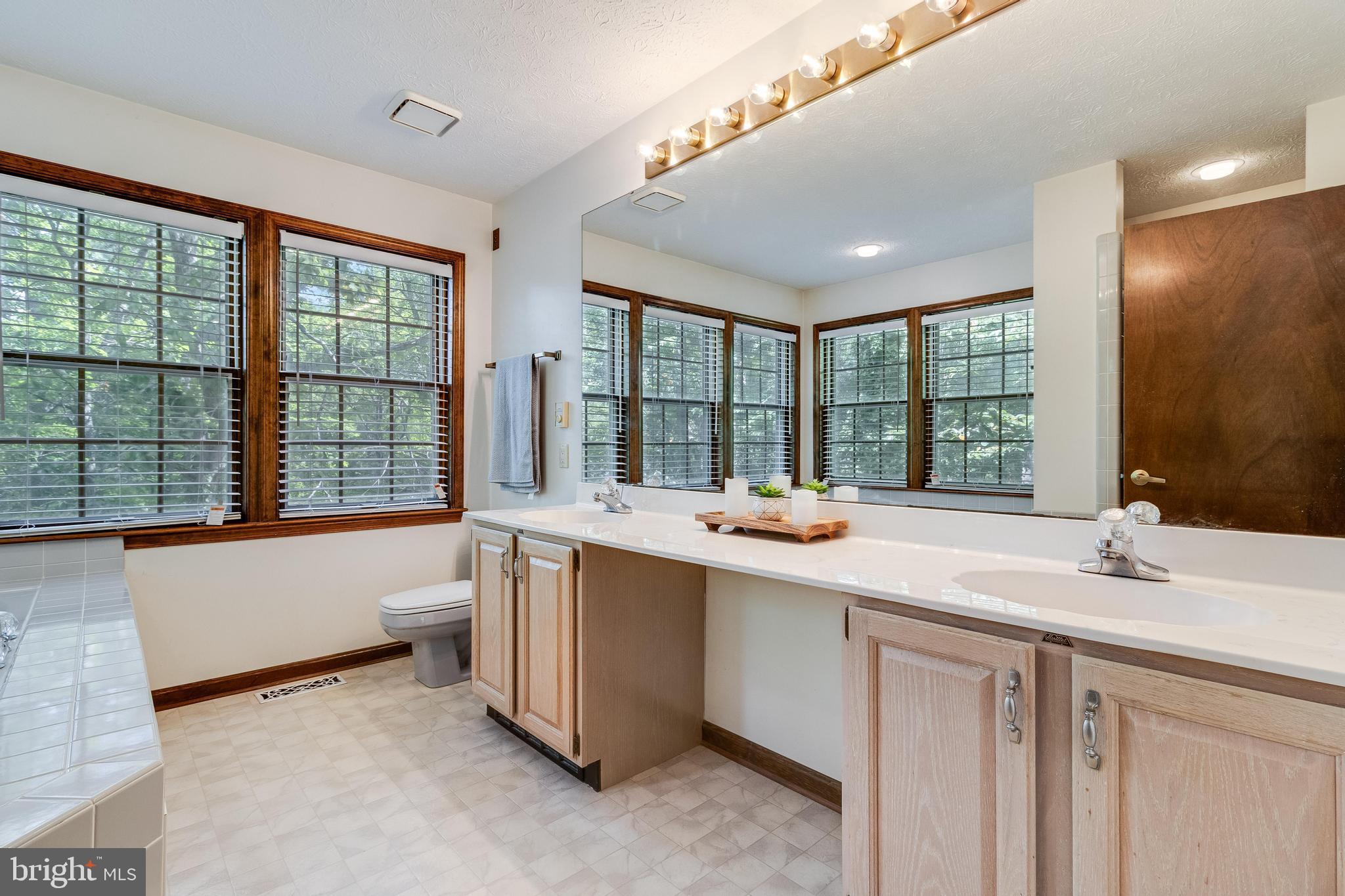 44313 Poplar Wood Dr