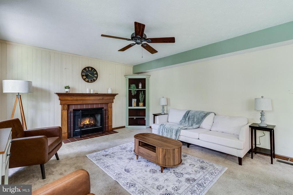 44313 Poplar Wood Dr