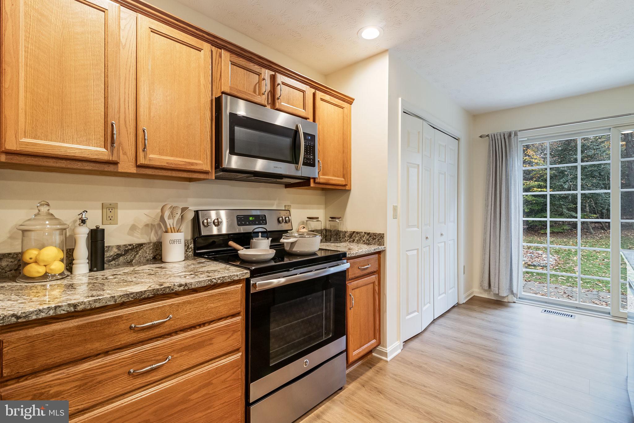 23165 Heatherwood Ln