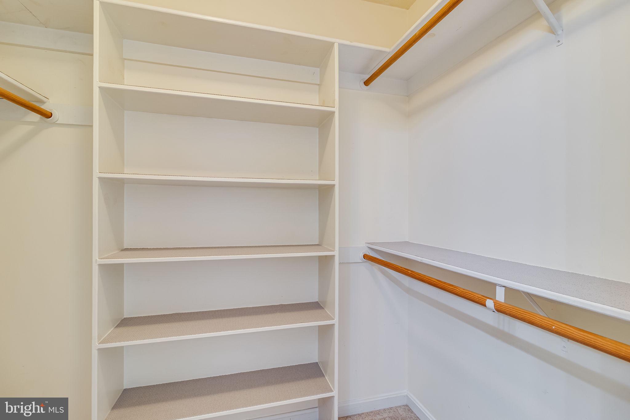 23165 Heatherwood Ln