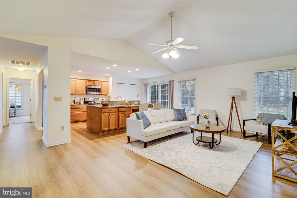 23165 Heatherwood Ln