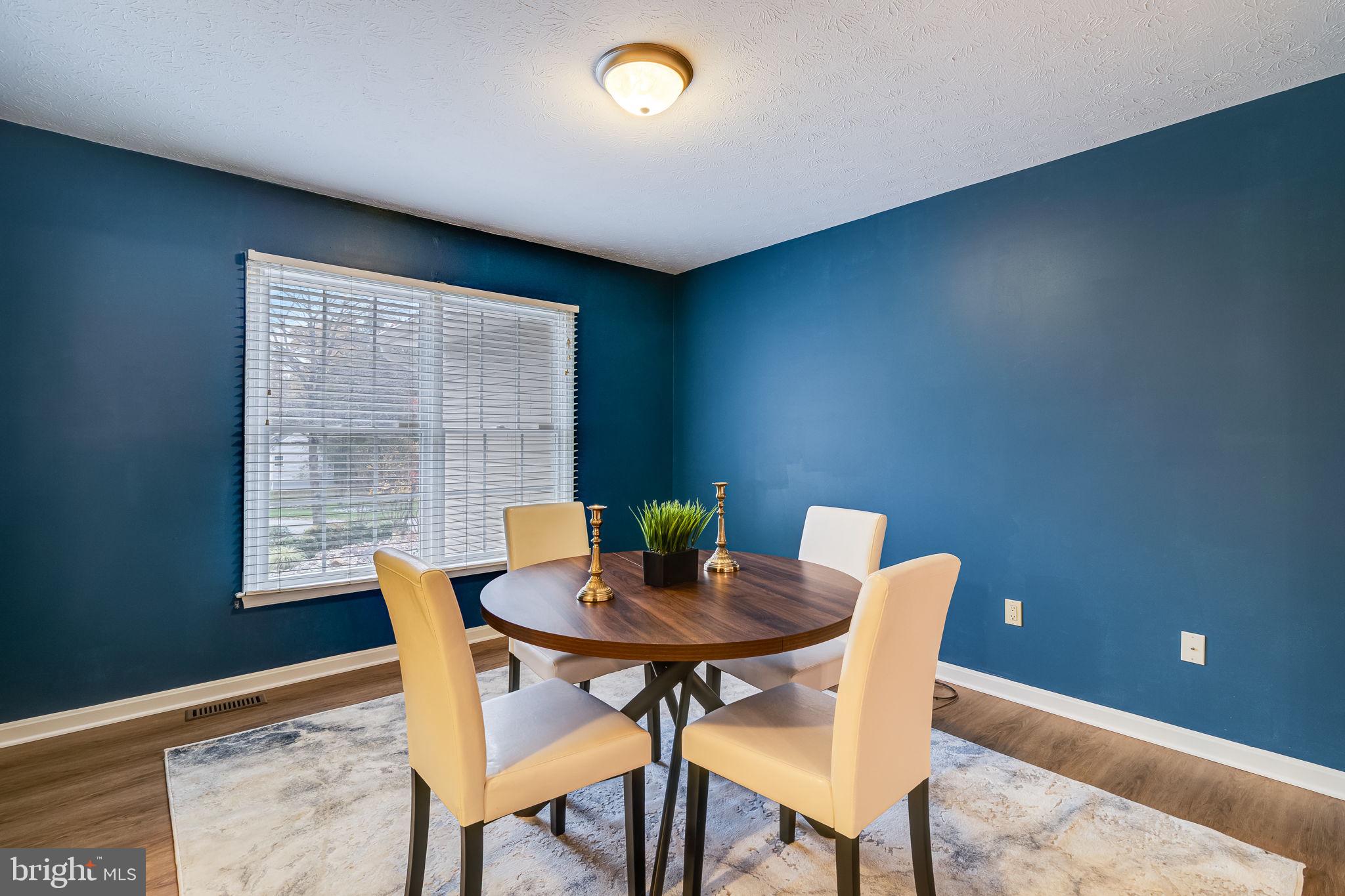 23165 Heatherwood Ln