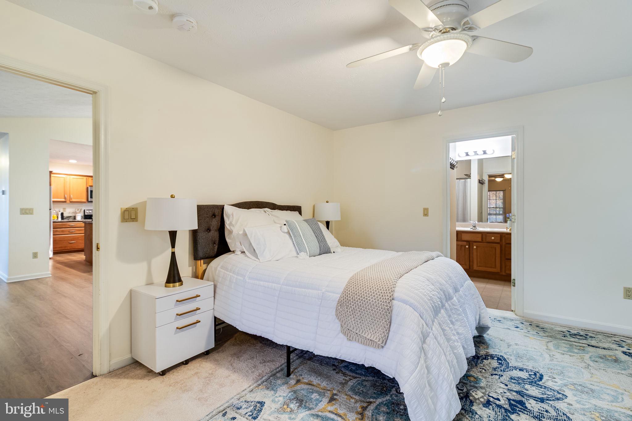 23165 Heatherwood Ln