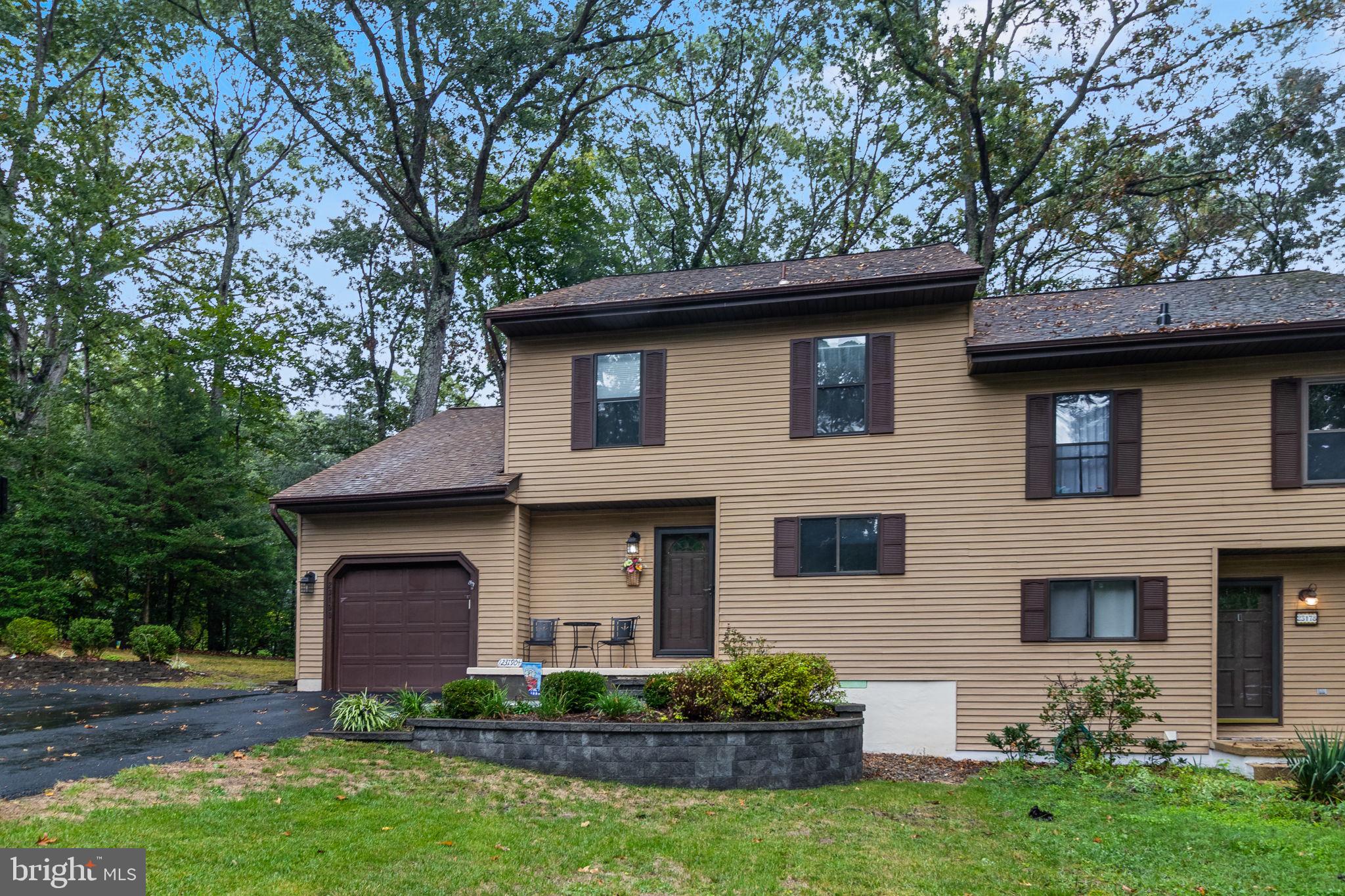 23190 Falling Leaf Ln