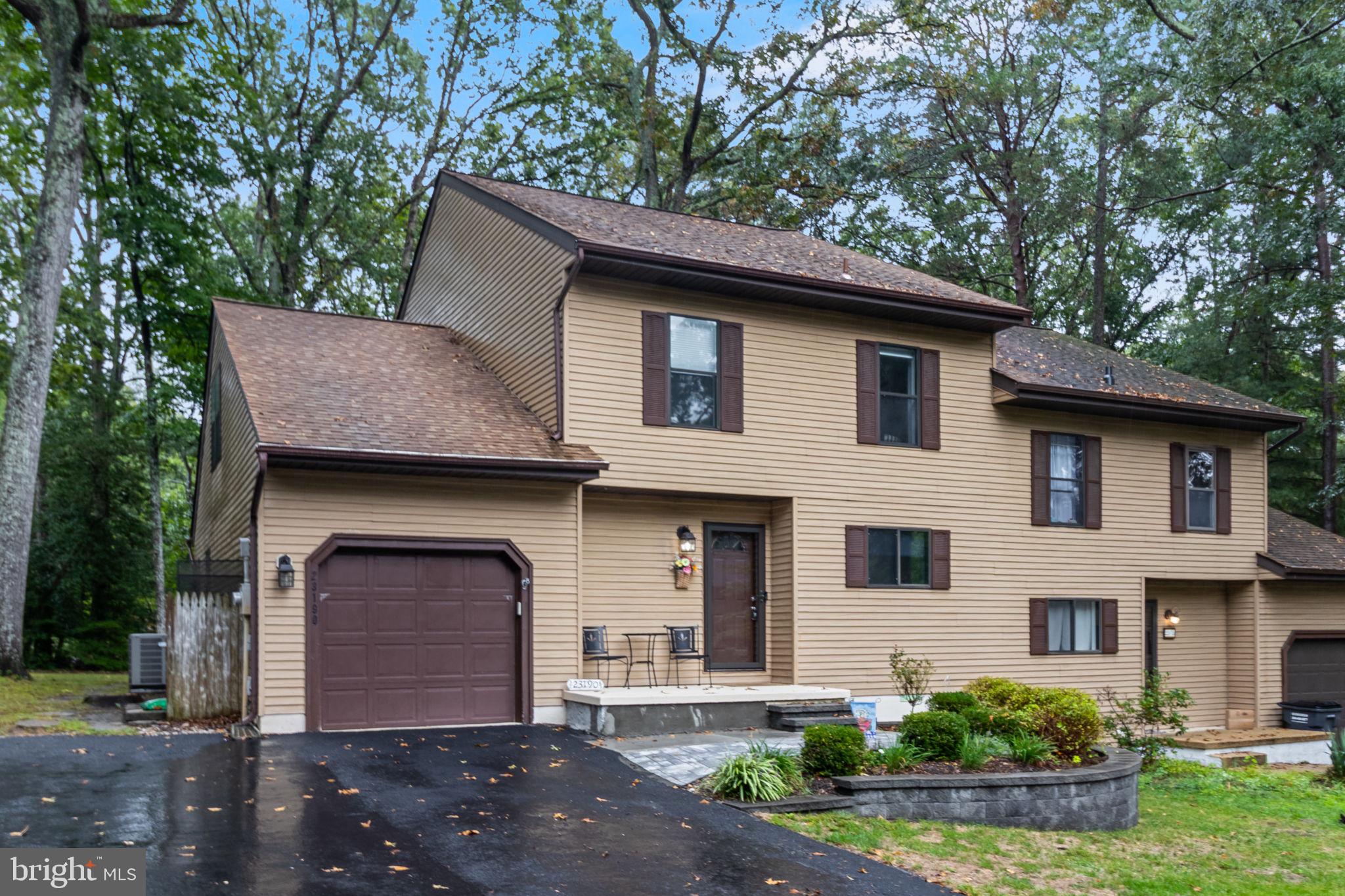 23190 Falling Leaf Ln