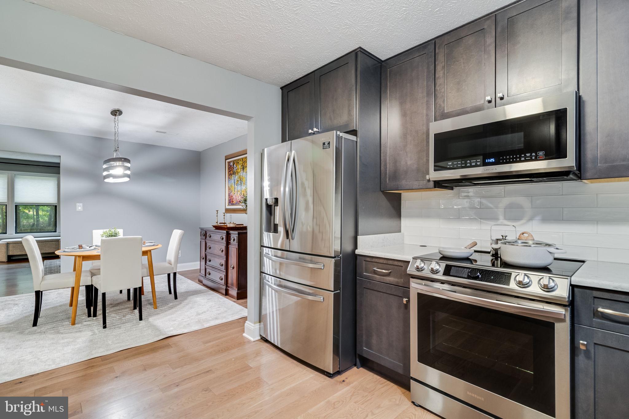 23190 Falling Leaf Ln