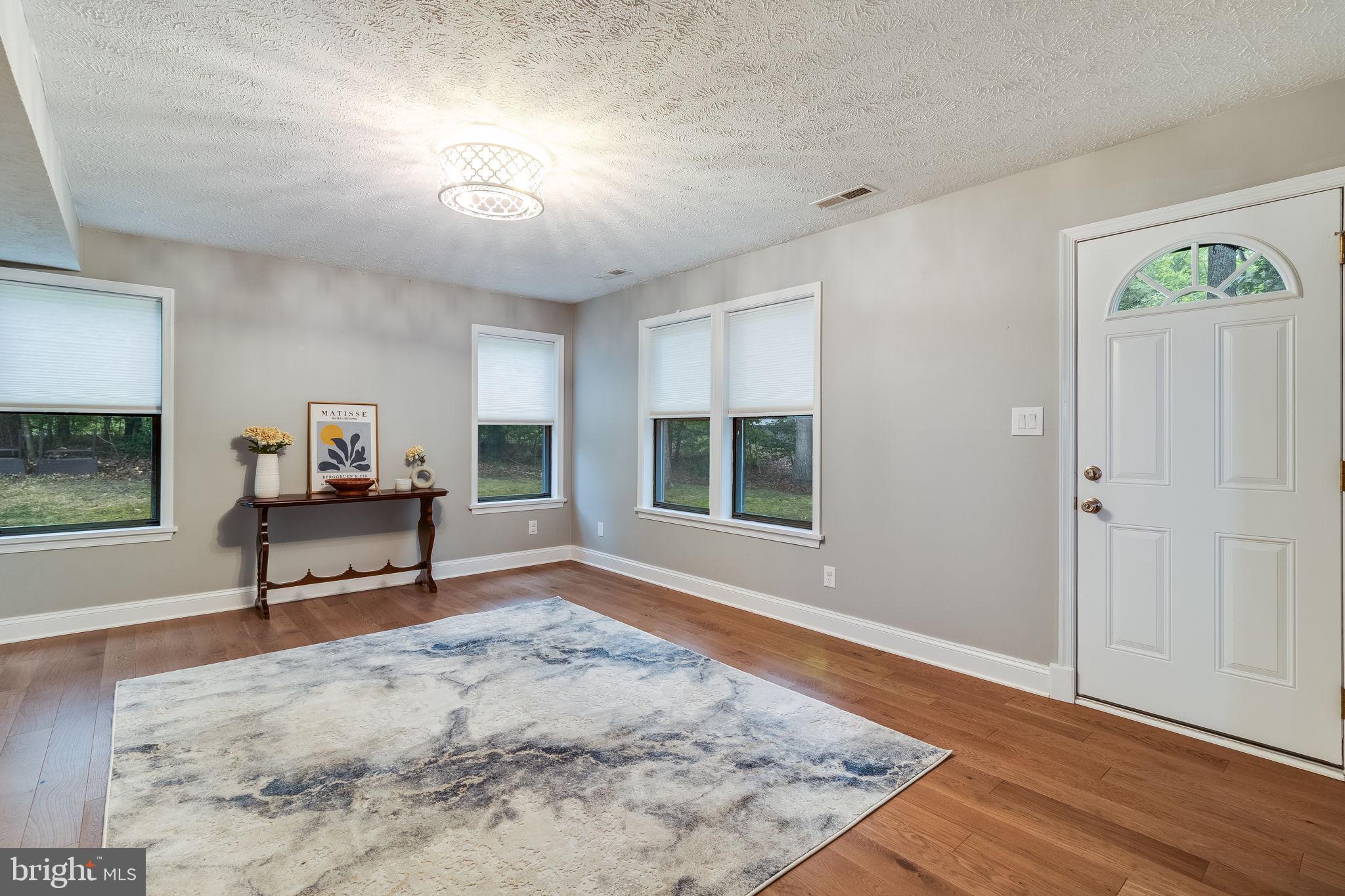 23190 Falling Leaf Ln