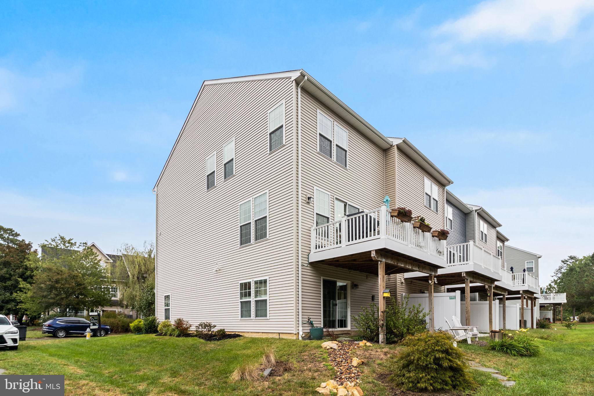 44183 GOLDENZELLE WAY