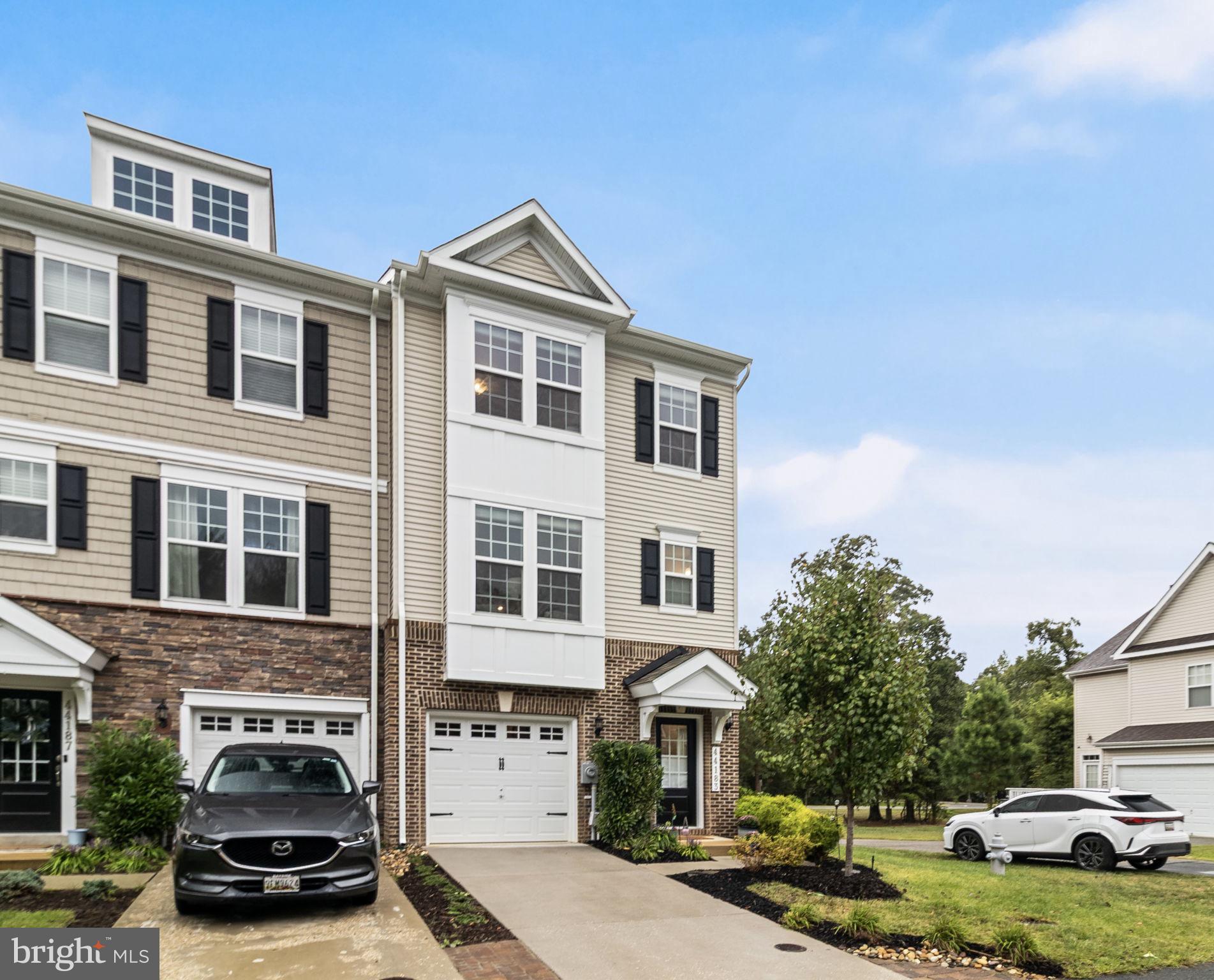 44183 GOLDENZELLE WAY