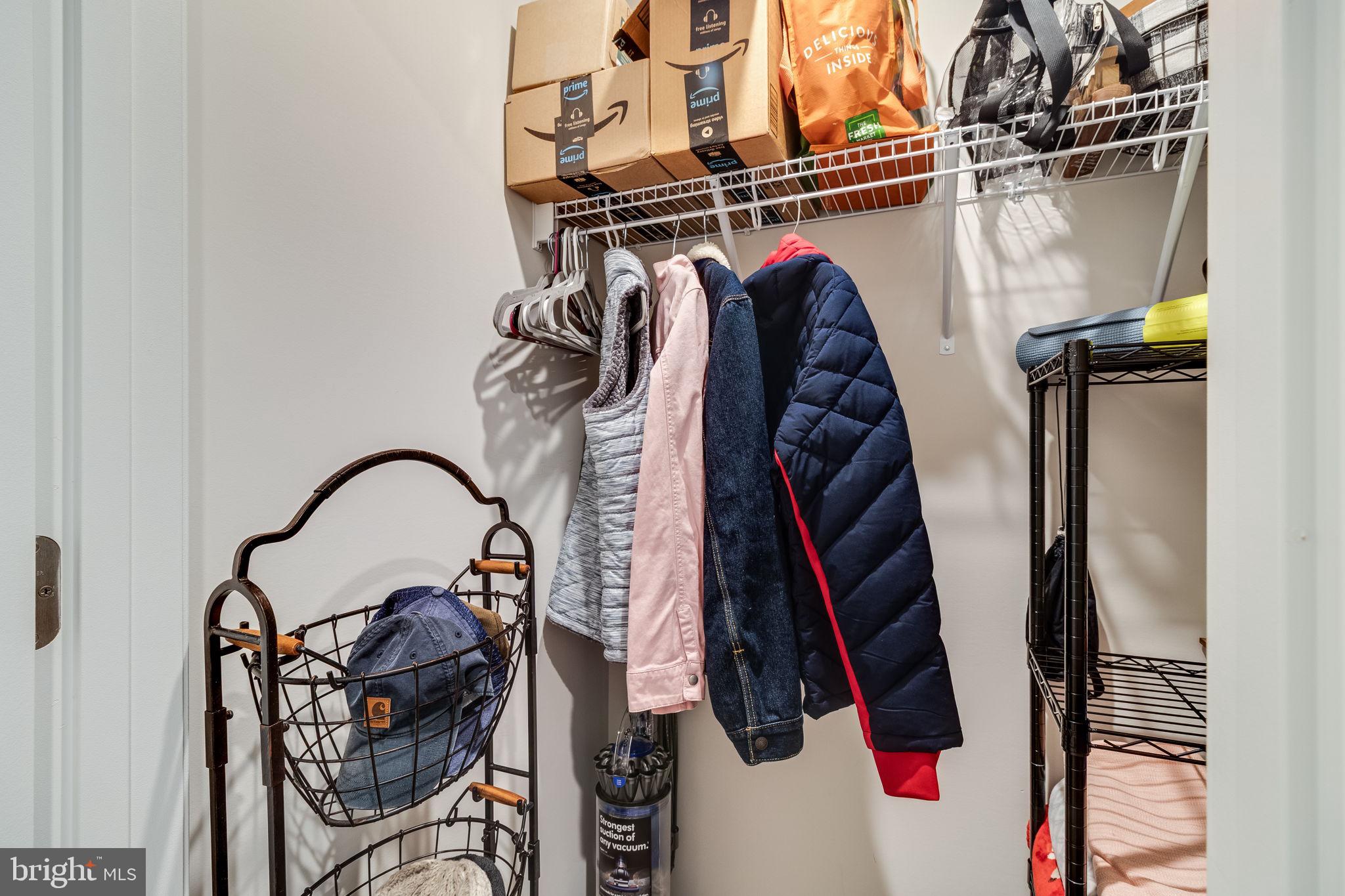 44183 GOLDENZELLE WAY