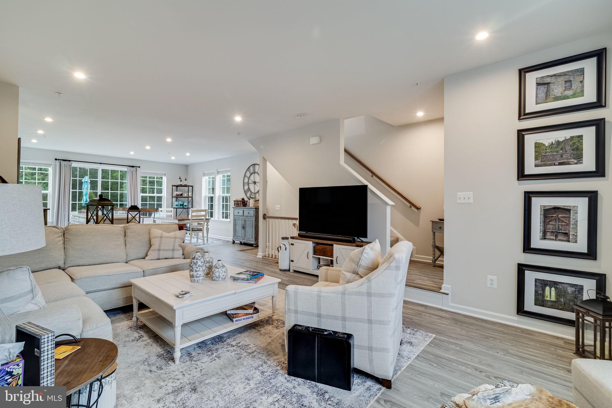 44183 GOLDENZELLE WAY