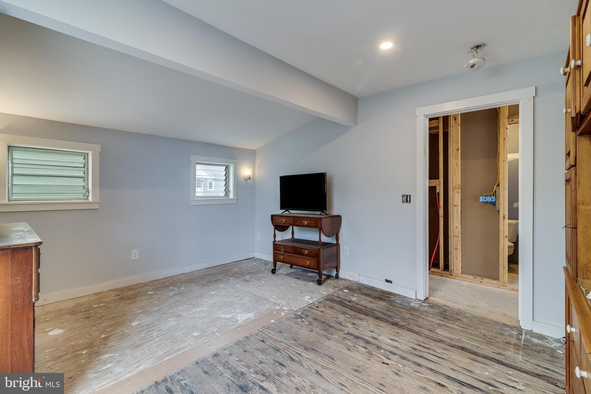 22323 SAINT CLEMENTS AVENUE