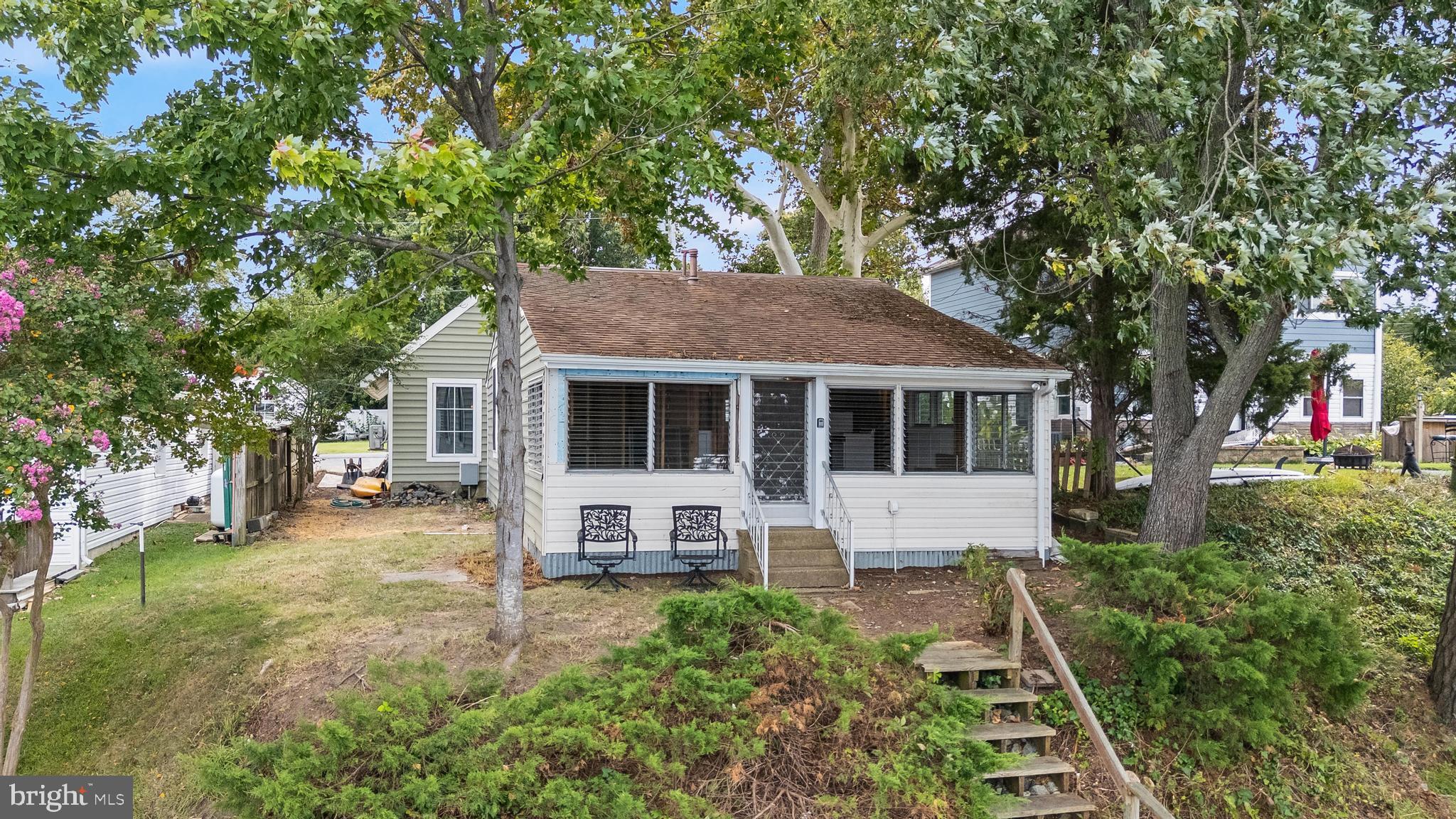 22323 SAINT CLEMENTS AVENUE