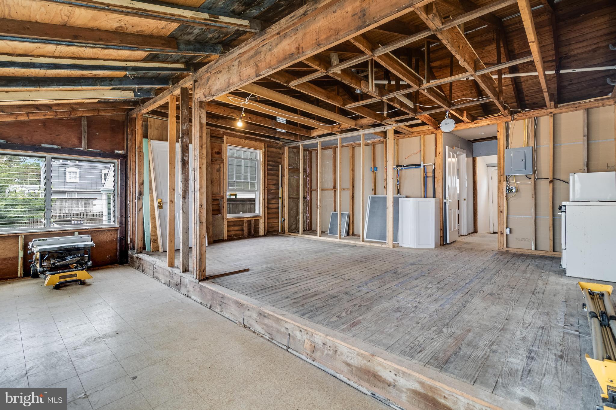 22323 SAINT CLEMENTS AVENUE