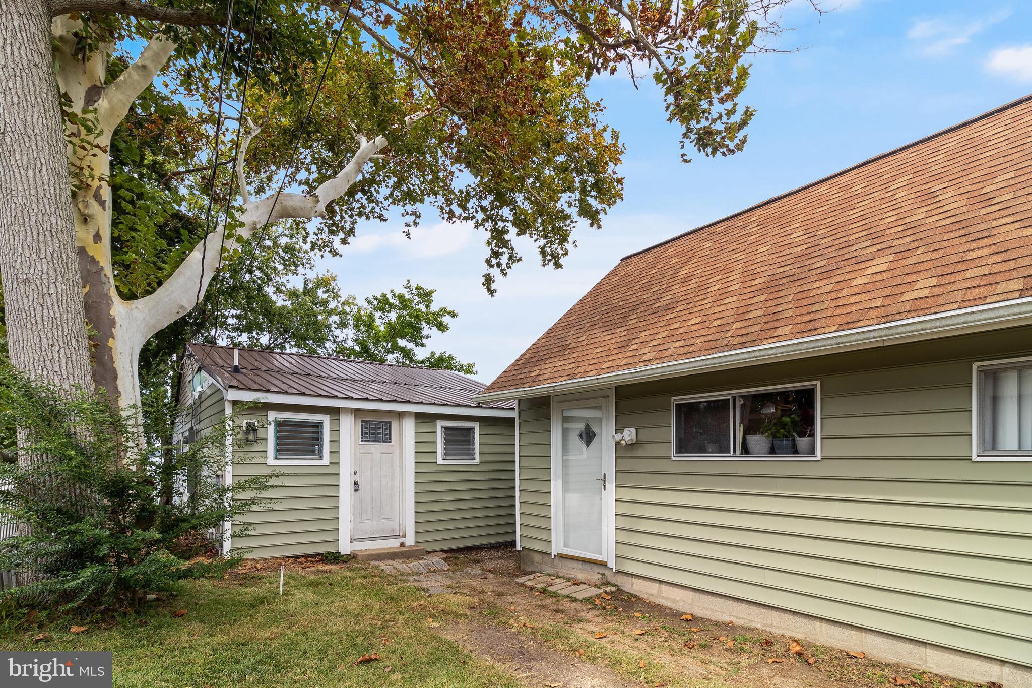 22323 SAINT CLEMENTS AVENUE