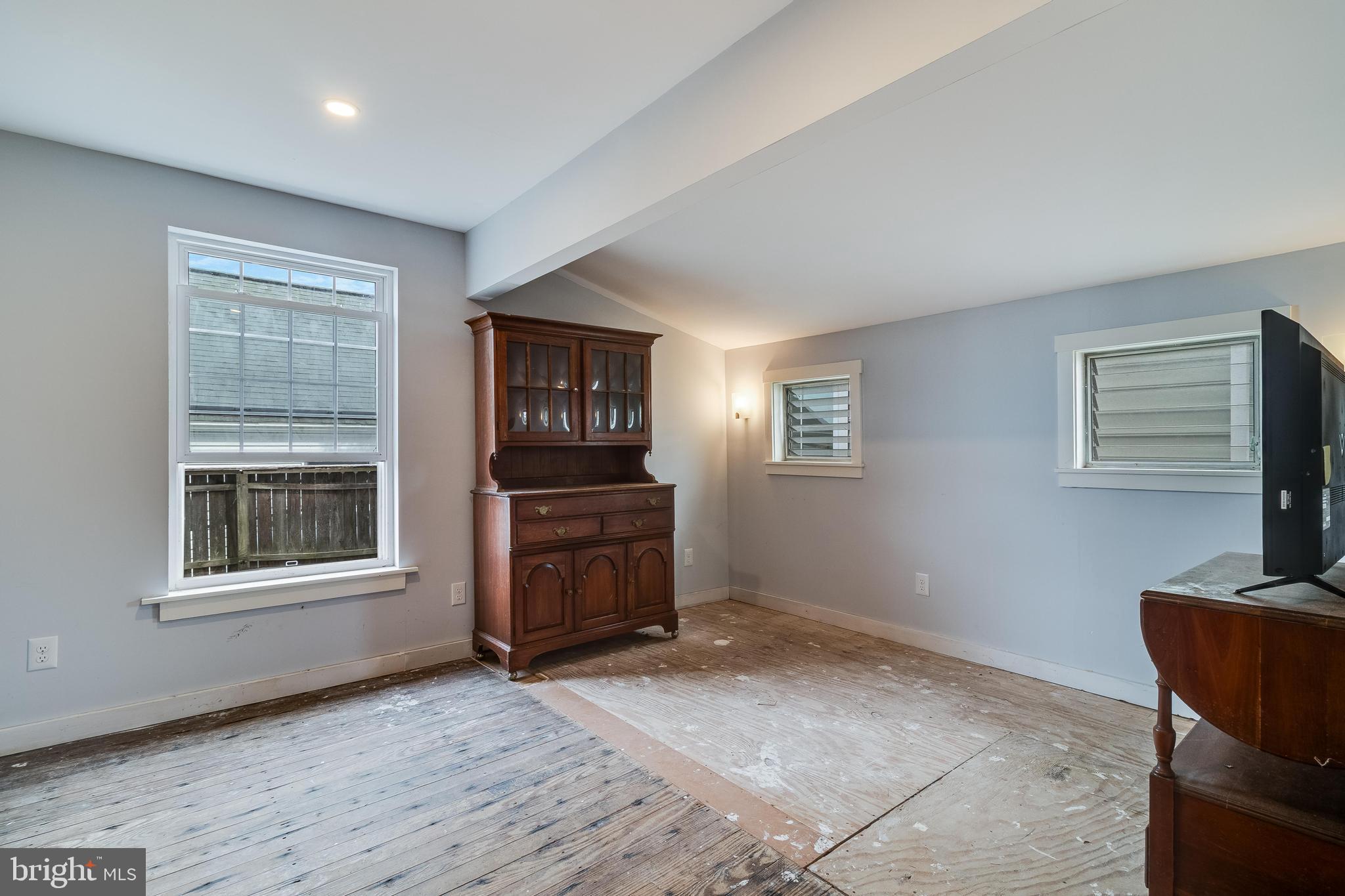 22323 SAINT CLEMENTS AVENUE