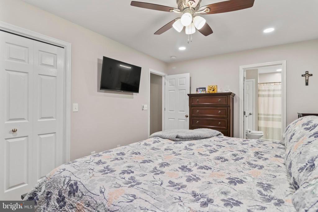 44350 CLARKES LANDING ROAD