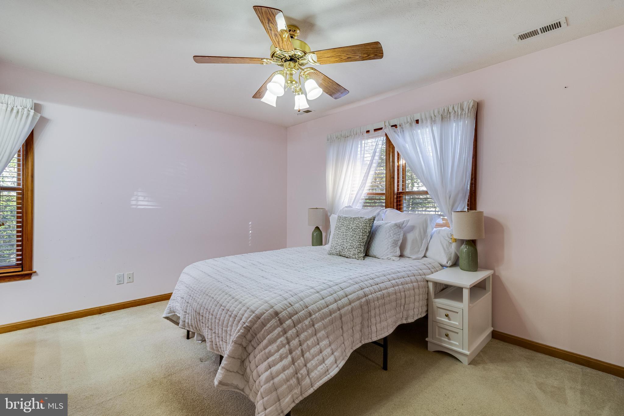 23015 WEDGEWOOD LANE