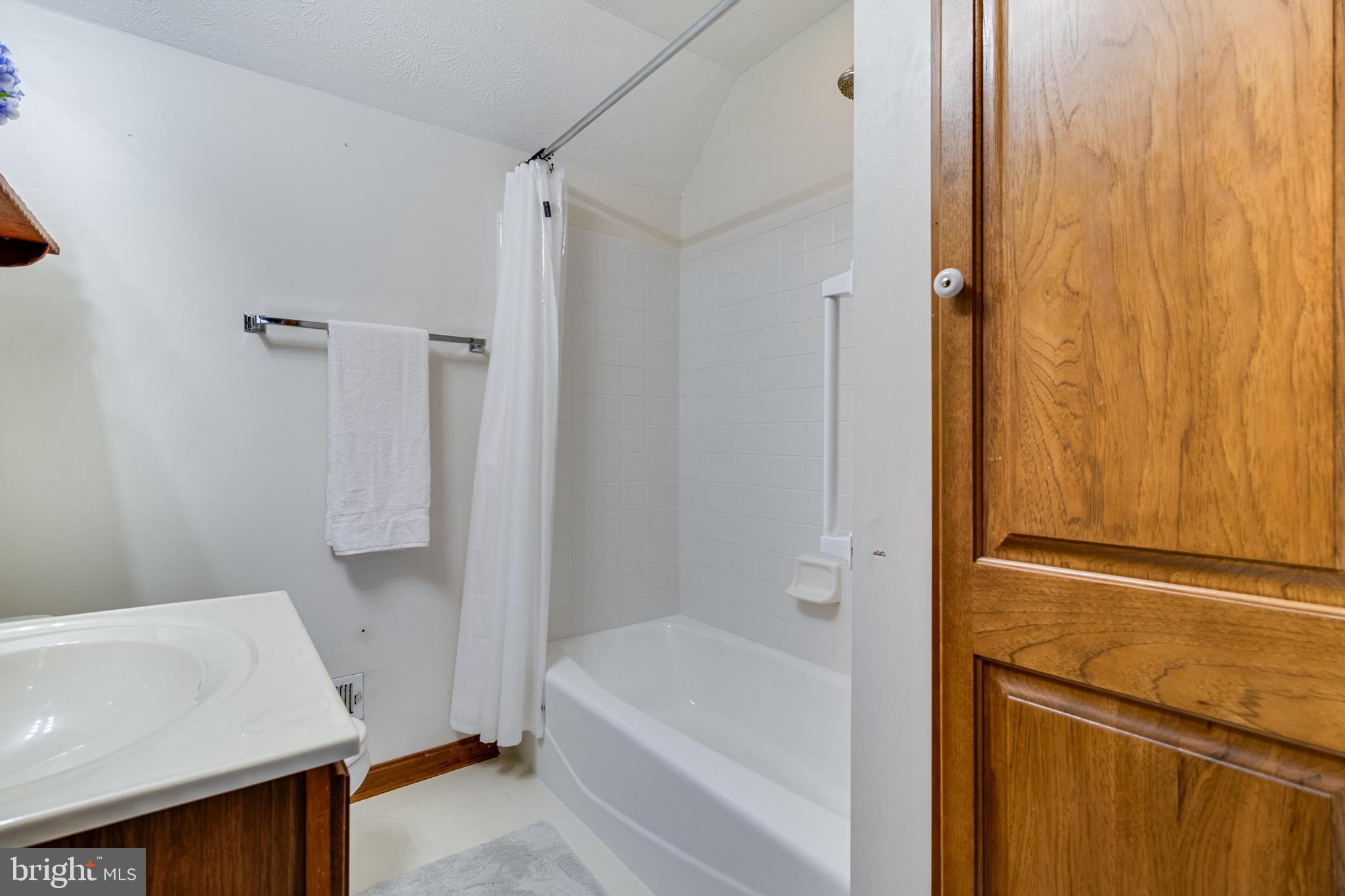 23015 WEDGEWOOD LANE