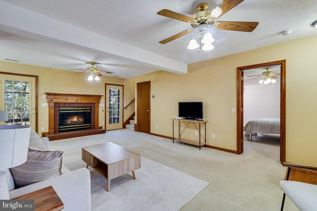 23015 WEDGEWOOD LANE