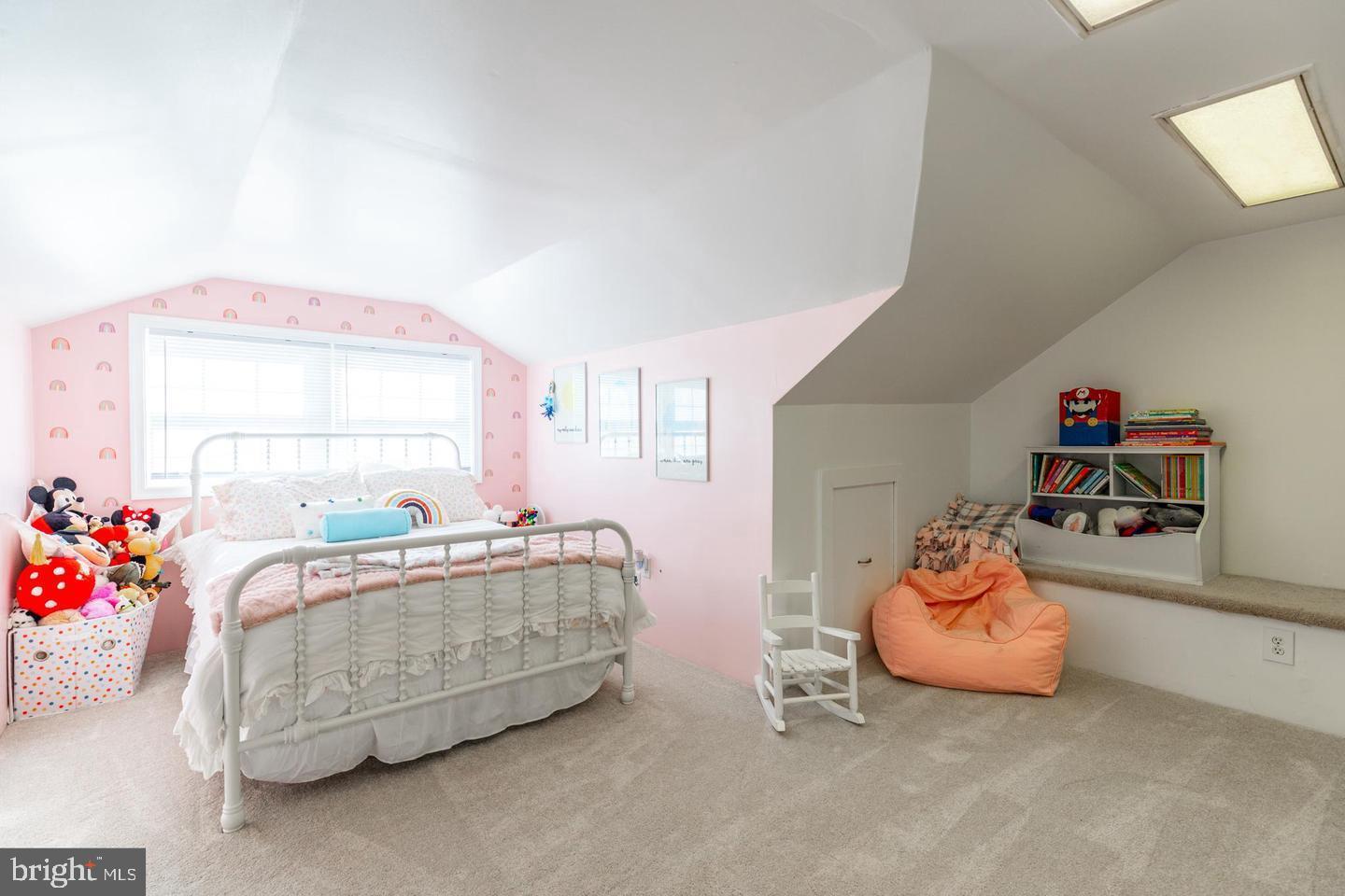 23398 HOLLYWOOD ROAD