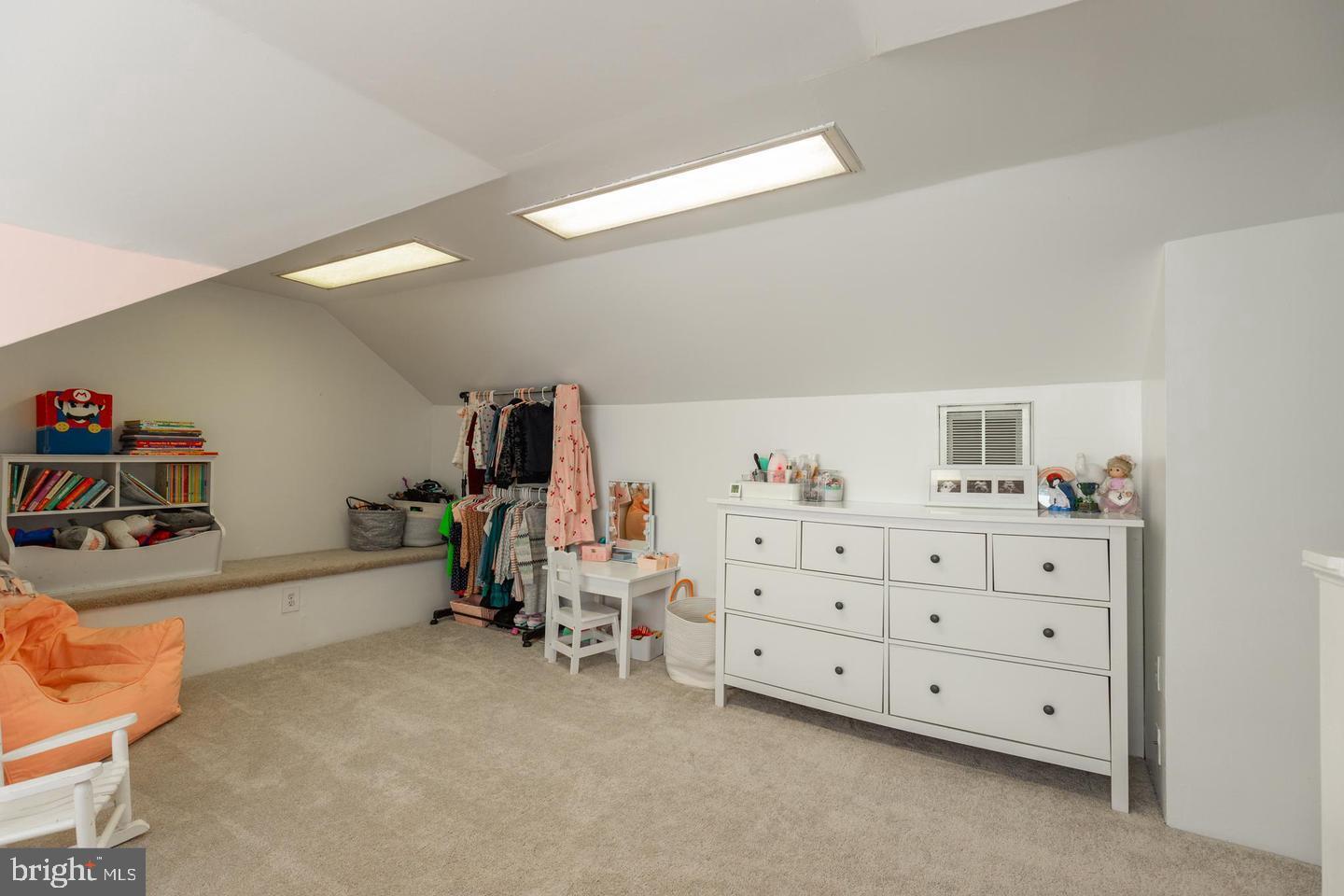 23398 HOLLYWOOD ROAD