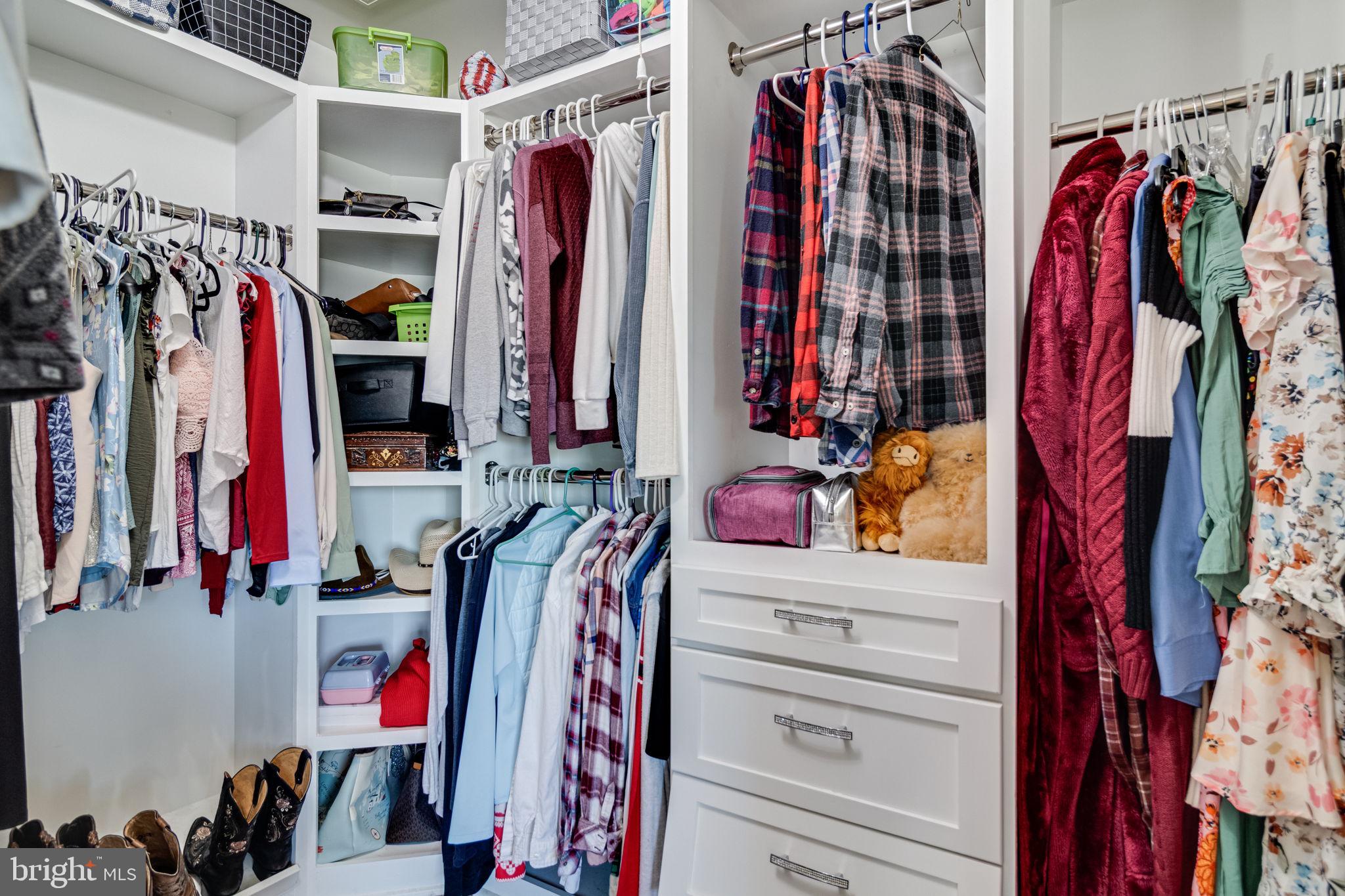 24433 BROAD CREEK DRIVE