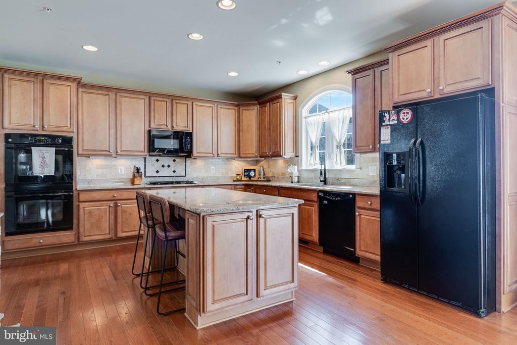 24475 BROAD CREEK DRIVE